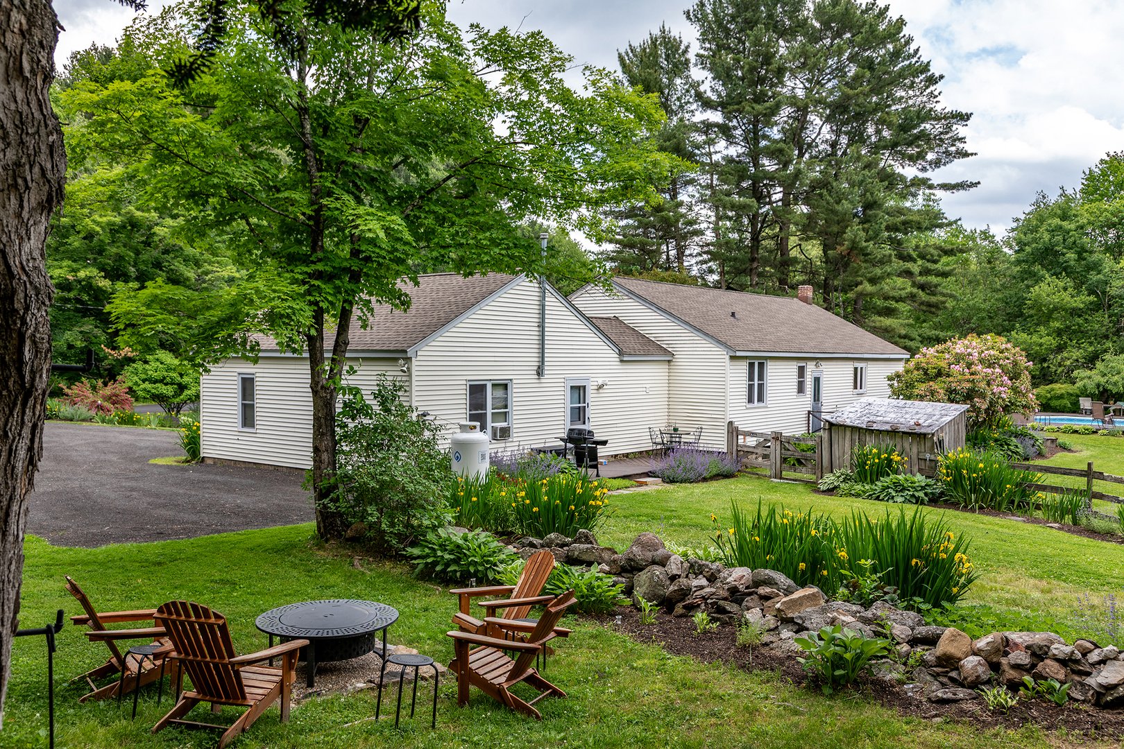 70 Reed Road Photo 6