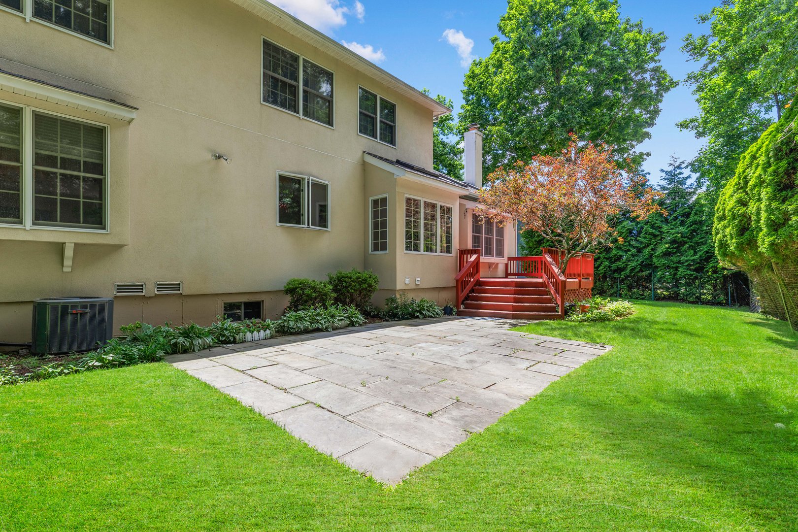 30 Sheldon Street Photo 33