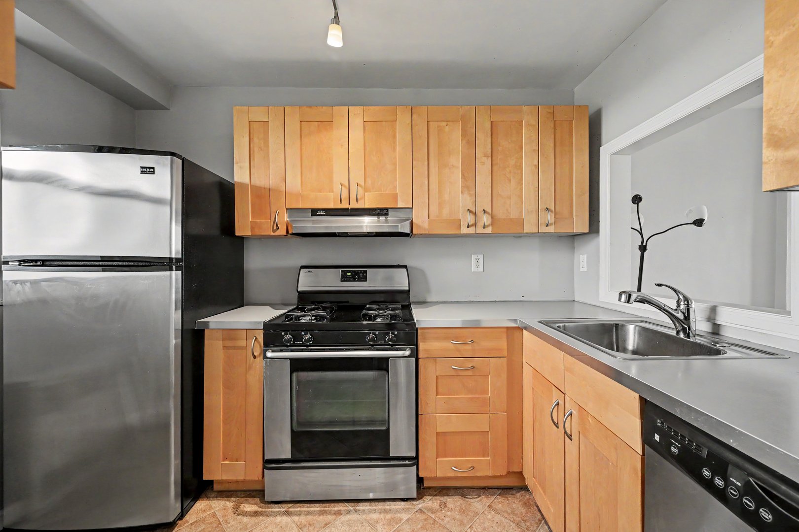 71 Strawberry Hill Avenue  #909 Photo 2