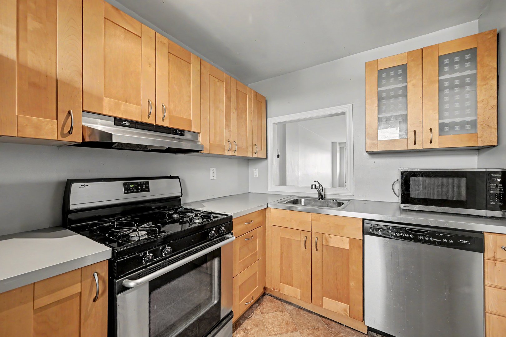 71 Strawberry Hill Avenue  #909 Photo 4