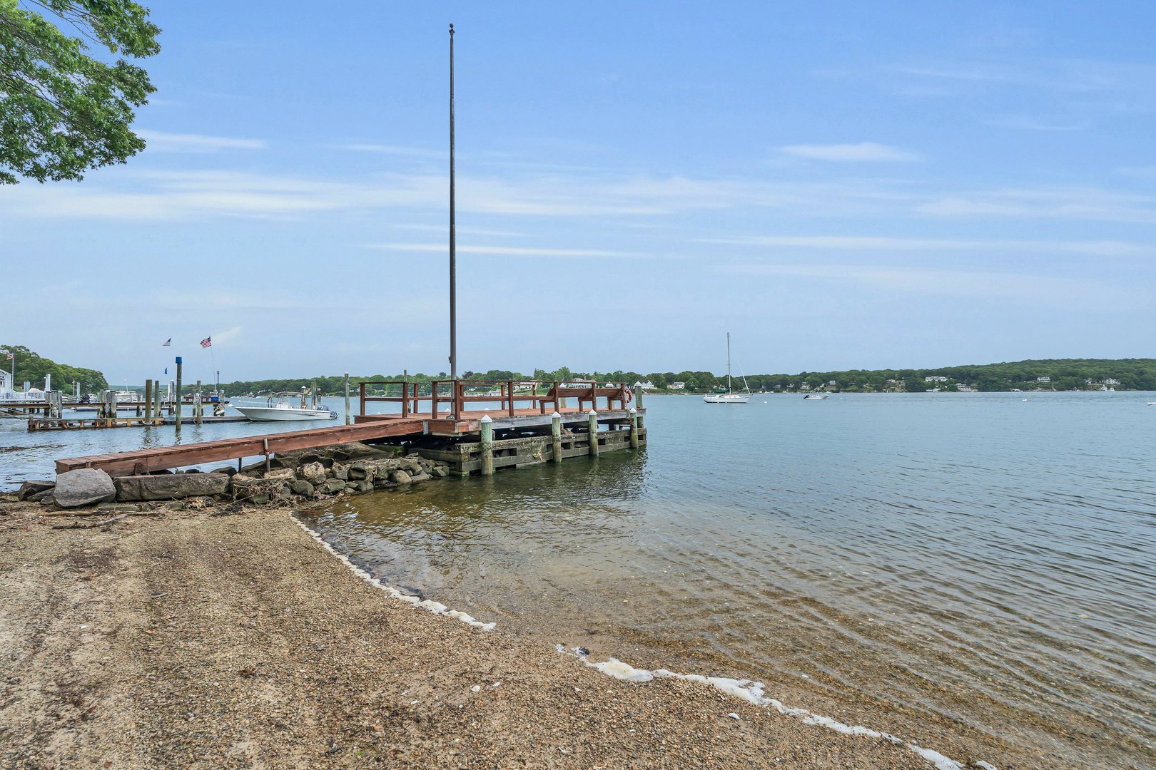 16 Ledge Road Photo 2