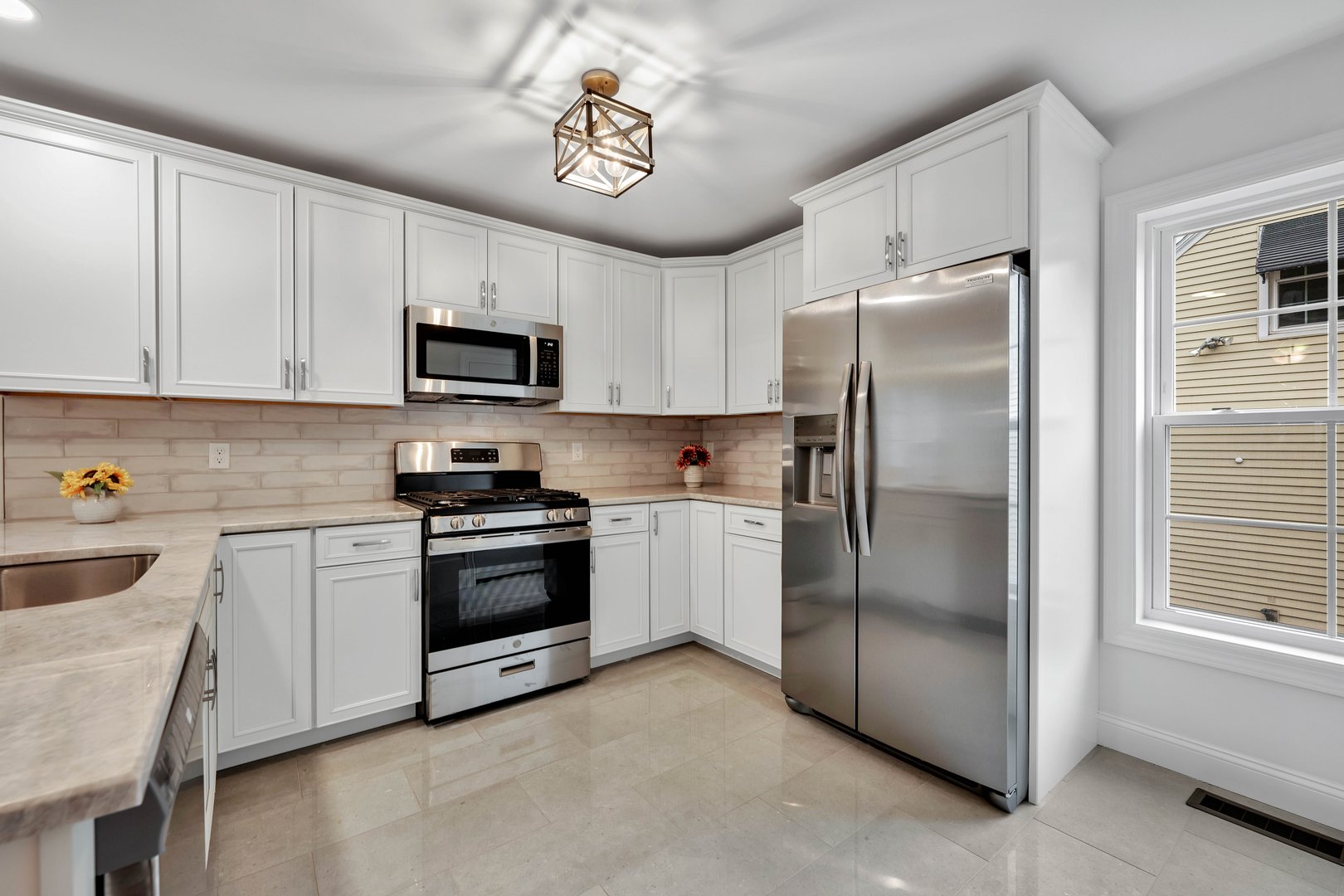 39 Robbins Avenue Photo 7