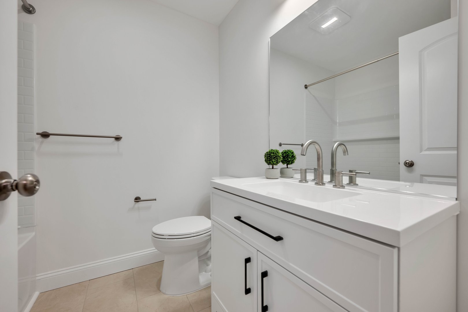 39 Robbins Avenue Photo 13