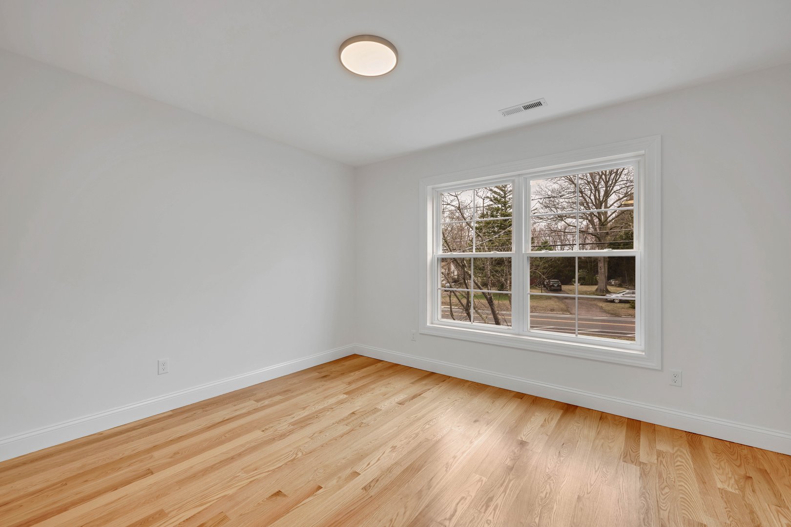 39 Robbins Avenue Photo 17