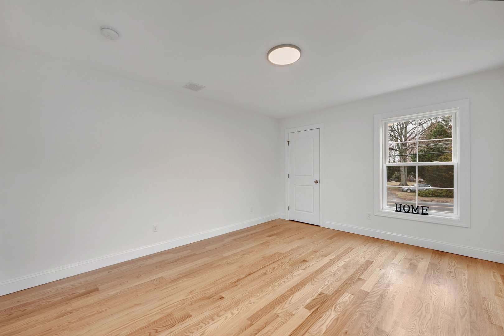 39 Robbins Avenue Photo 19