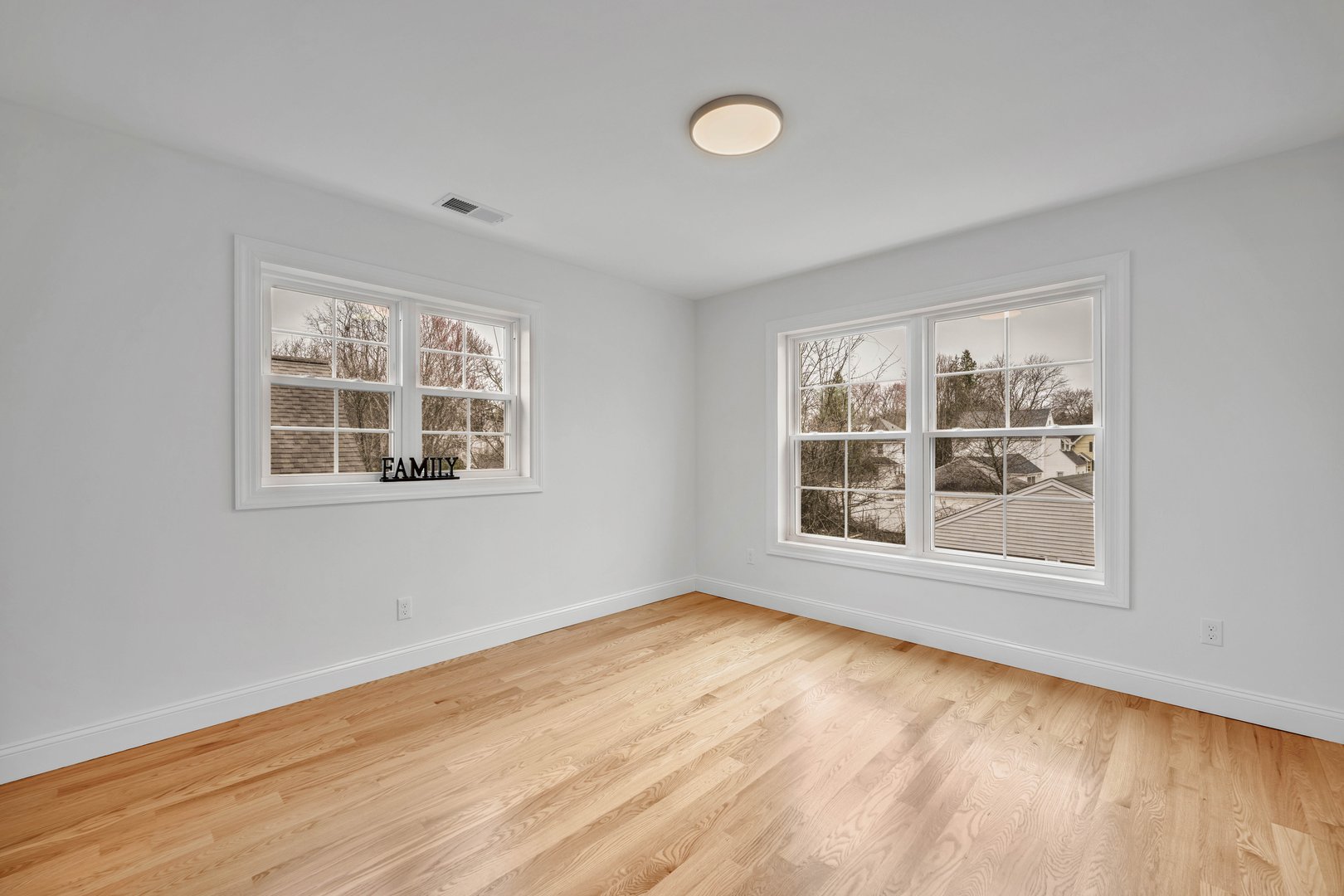 39 Robbins Avenue Photo 20