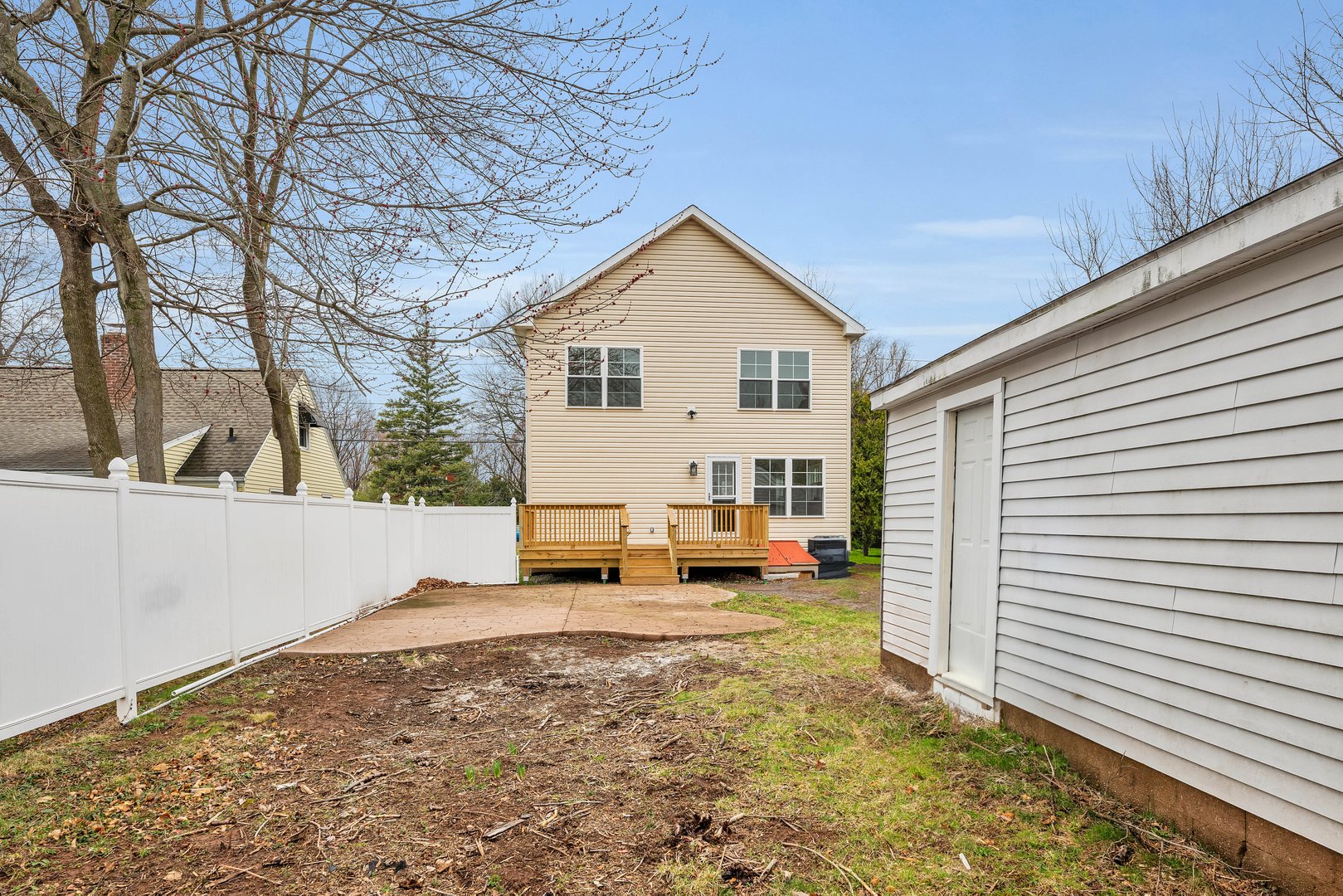39 Robbins Avenue Photo 23