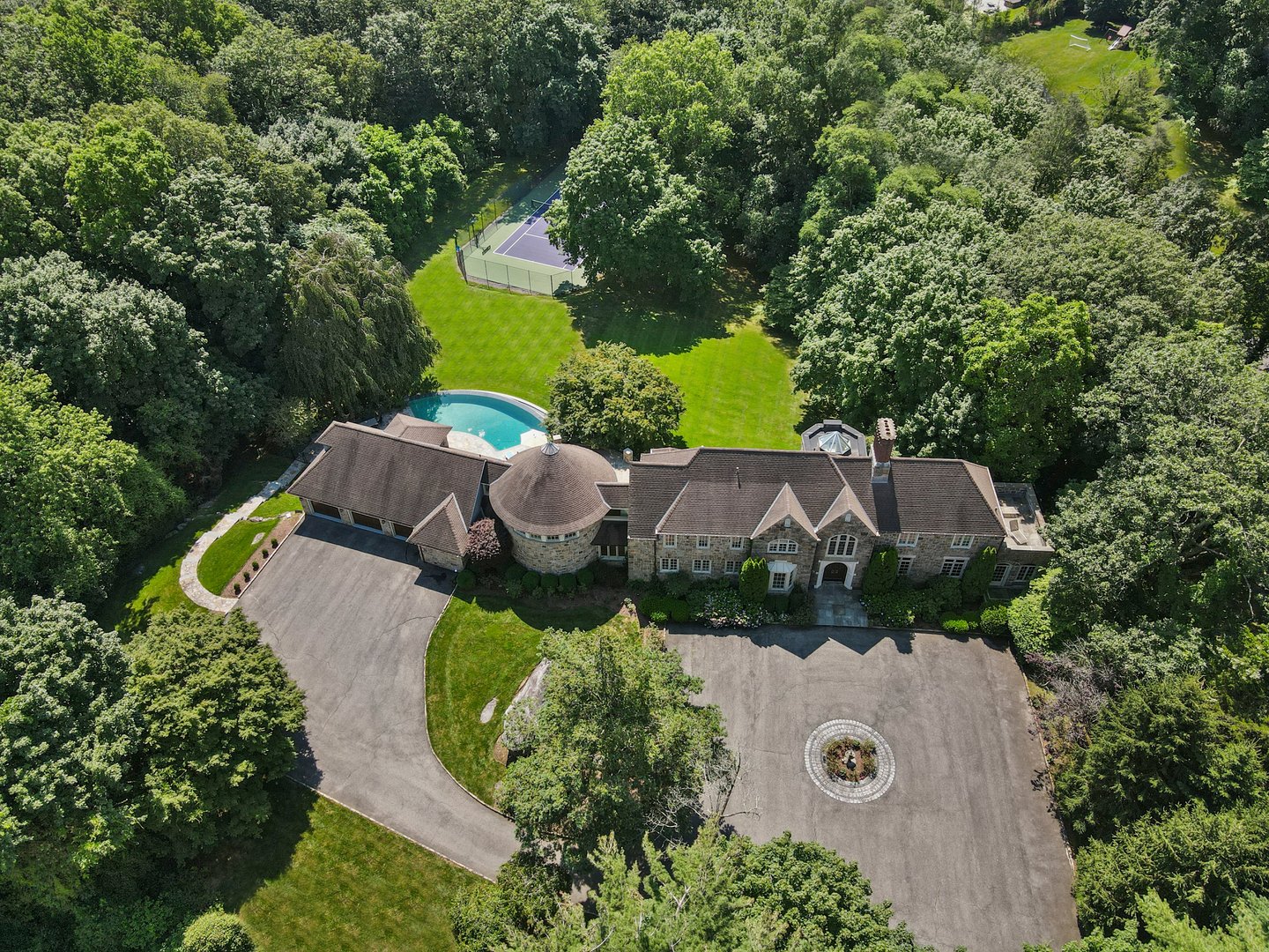 383 Woodlands Road Photo 3