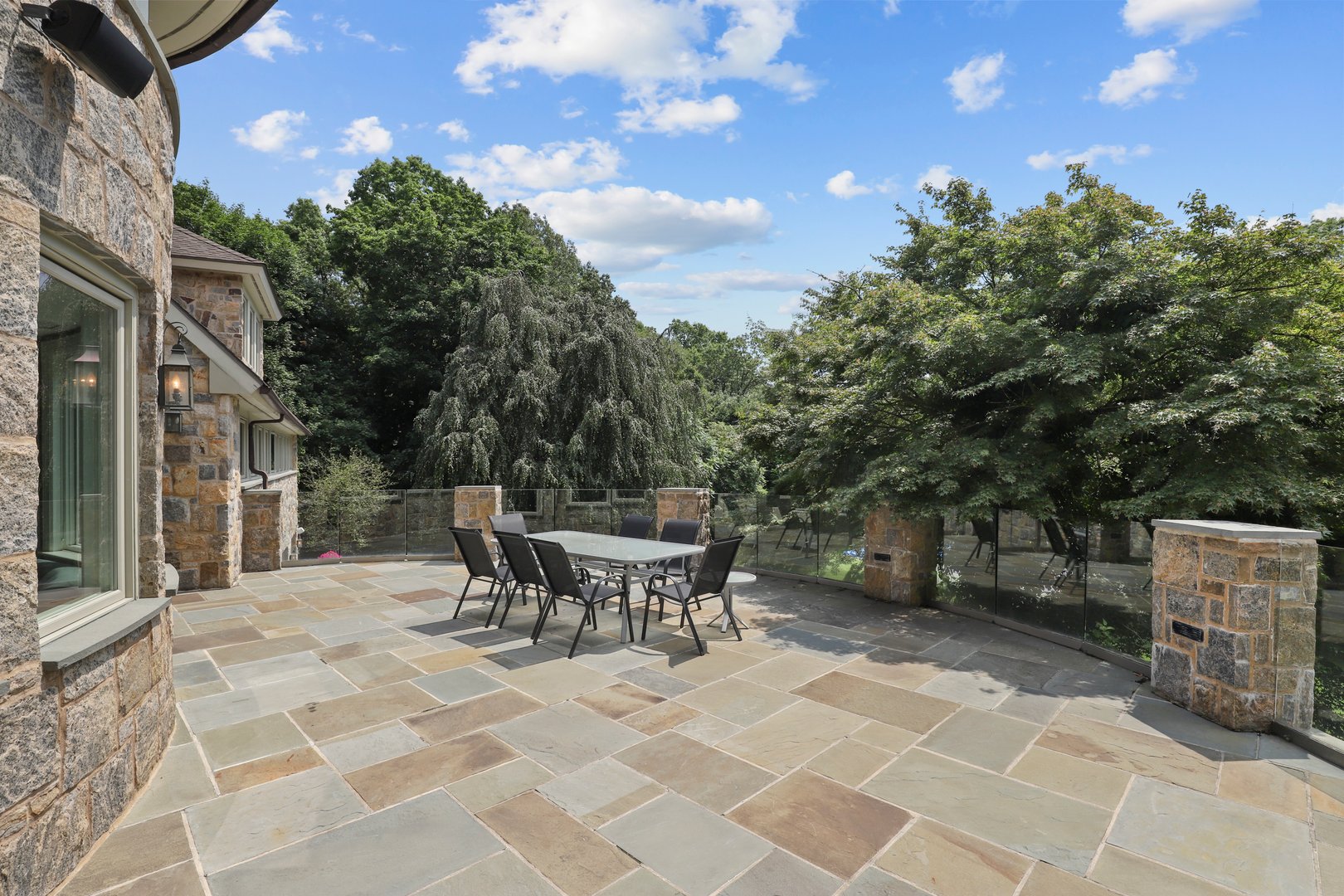 383 Woodlands Road Photo 21