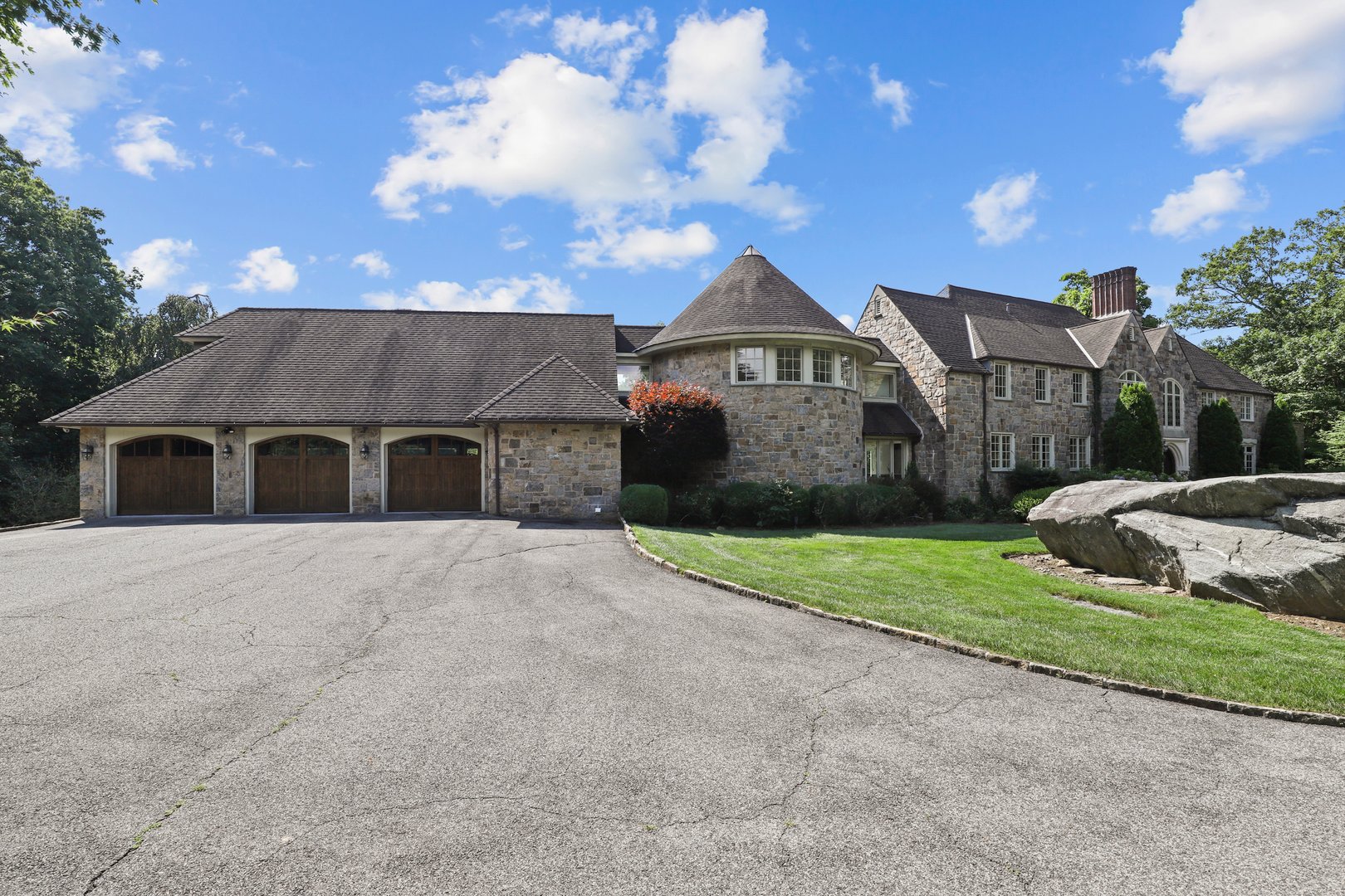 383 Woodlands Road Photo 43