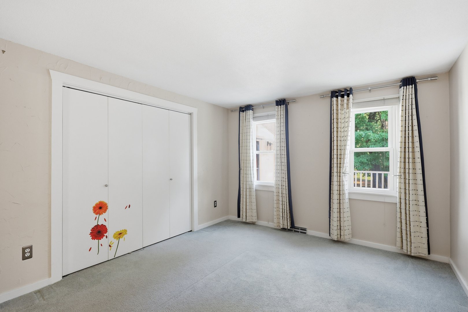 36 Banks Road Photo 12