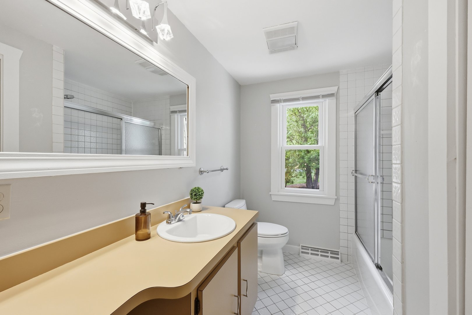 36 Banks Road Photo 14