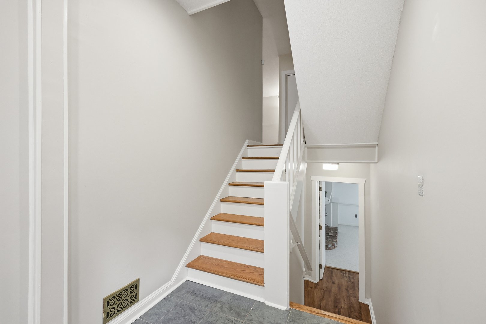 36 Banks Road Photo 22