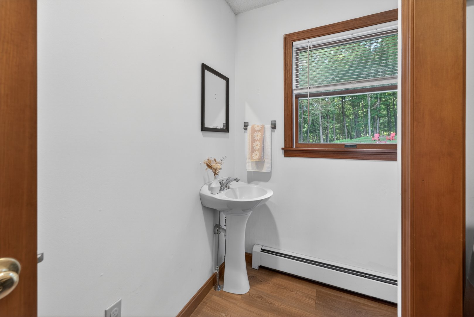 85 White Plains Road Photo 19