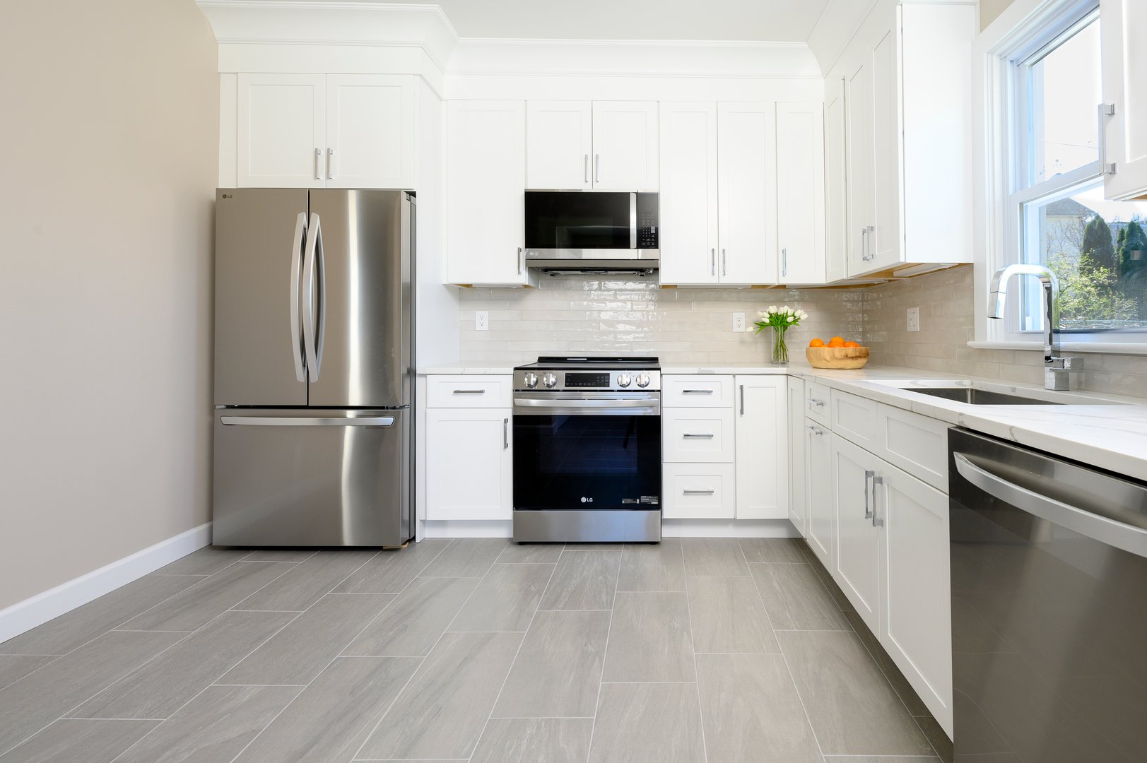 9 Todd Place  #1st FL- Right Side Photo 7
