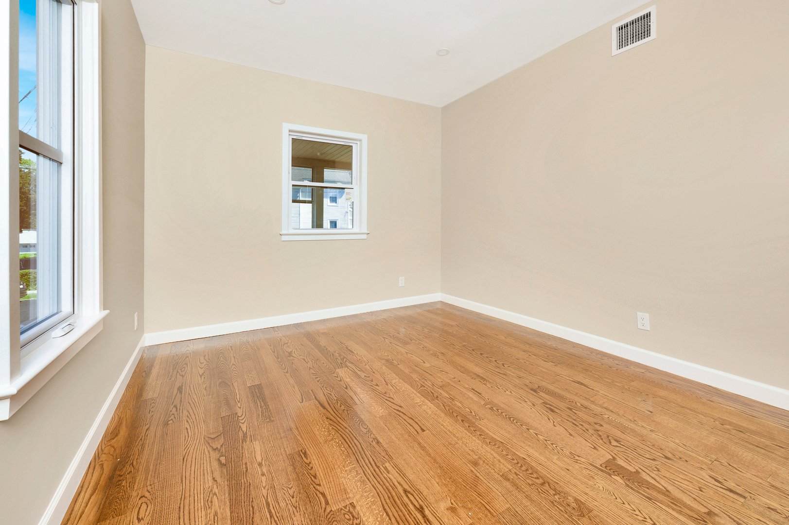 9 Todd Place  #1st FL- Right Side Photo 14