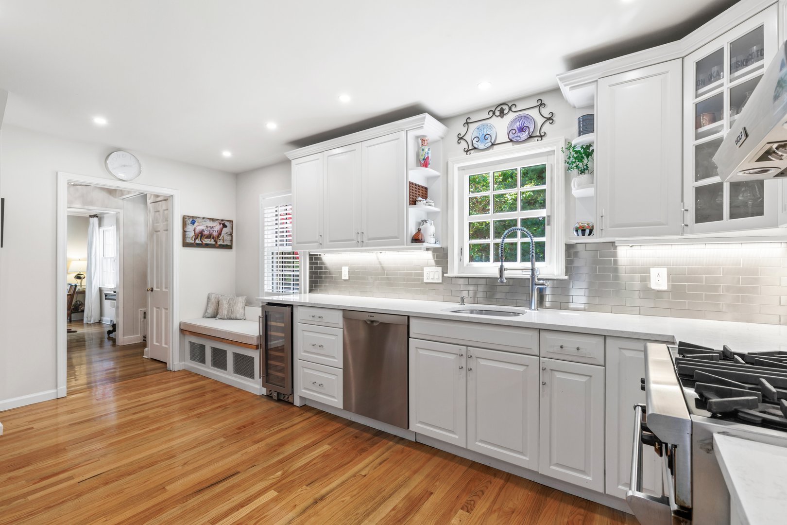 38 Winfield Avenue Photo 5