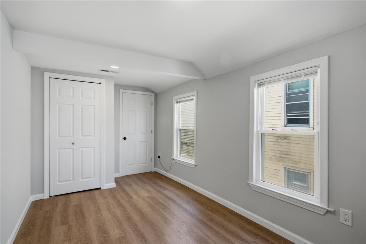 11 Bell Street Photo 12