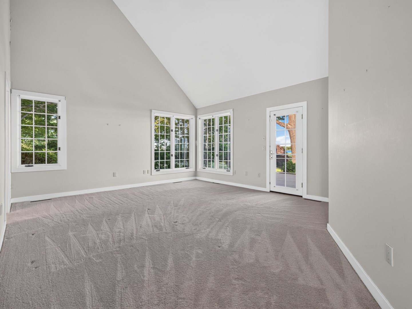 108 Maple Avenue Photo 22