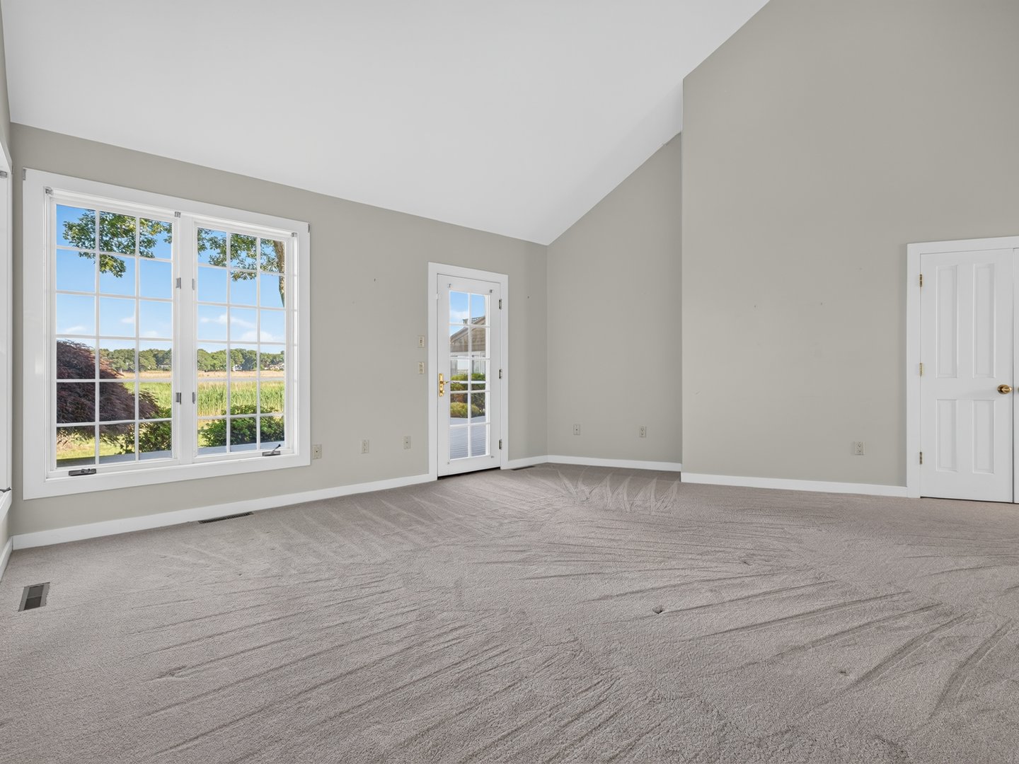 108 Maple Avenue Photo 24