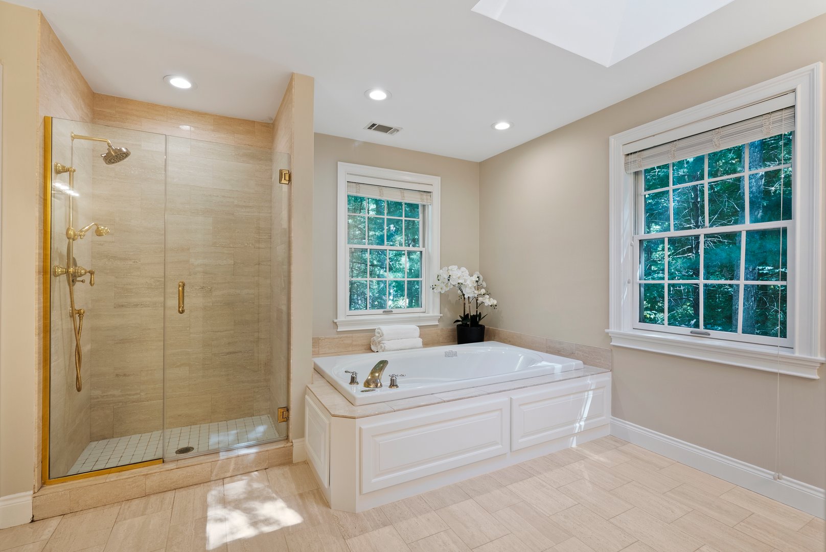 10 Langley Park Photo 26