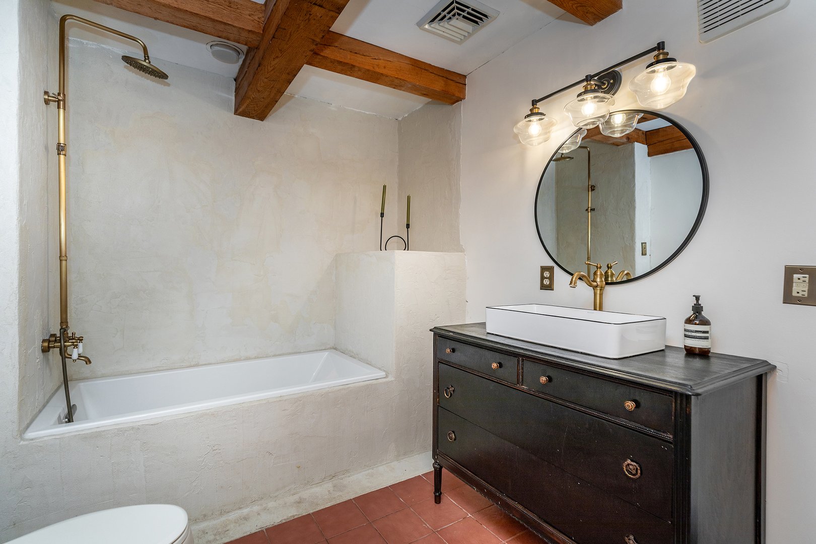 24 Hickory Lane Photo 28