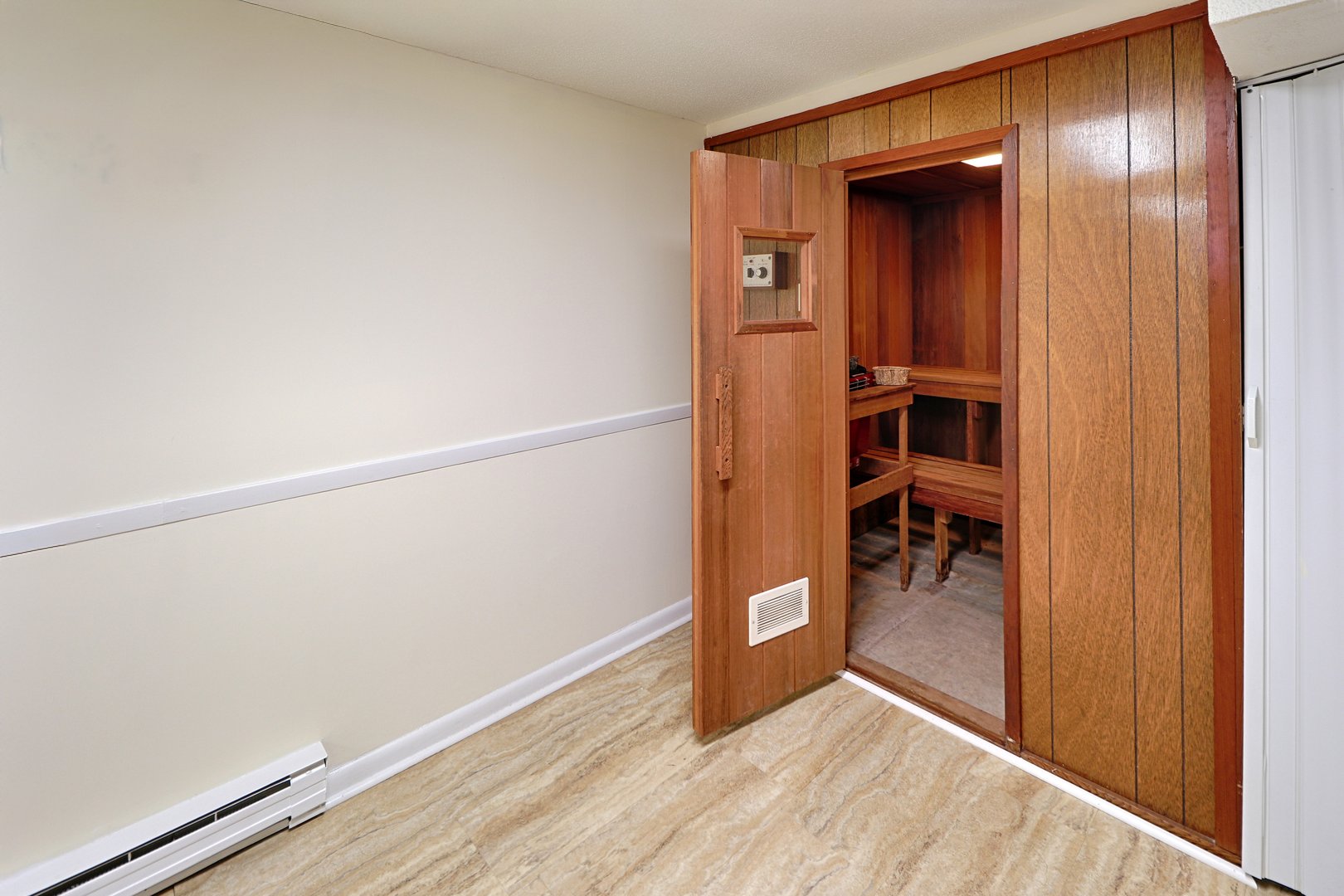 3200 Park Avenue  #9D1 Photo 32