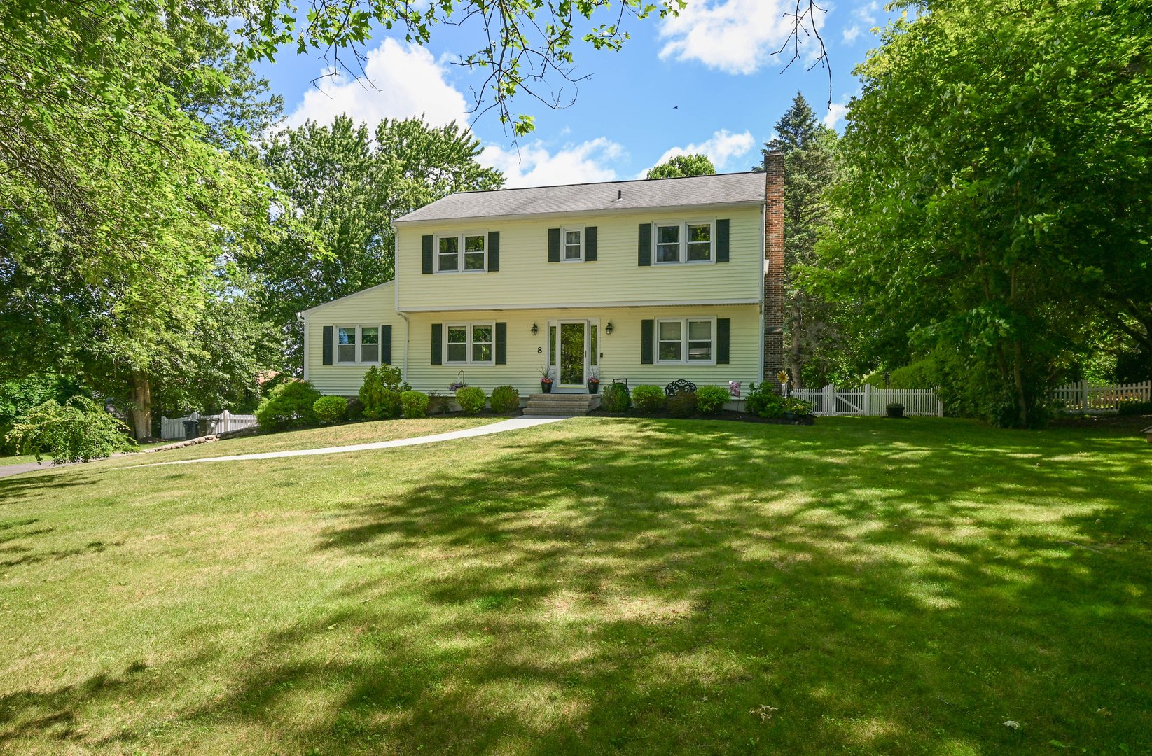 8 Winthrop Road Photo 1