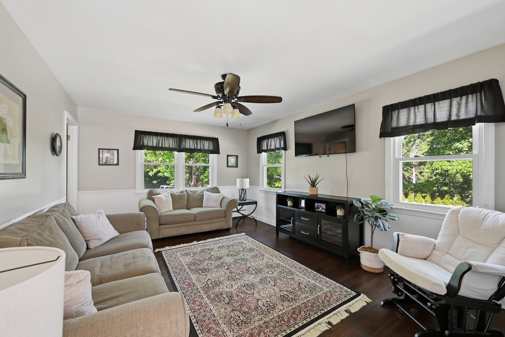 8 Winthrop Road Photo 11