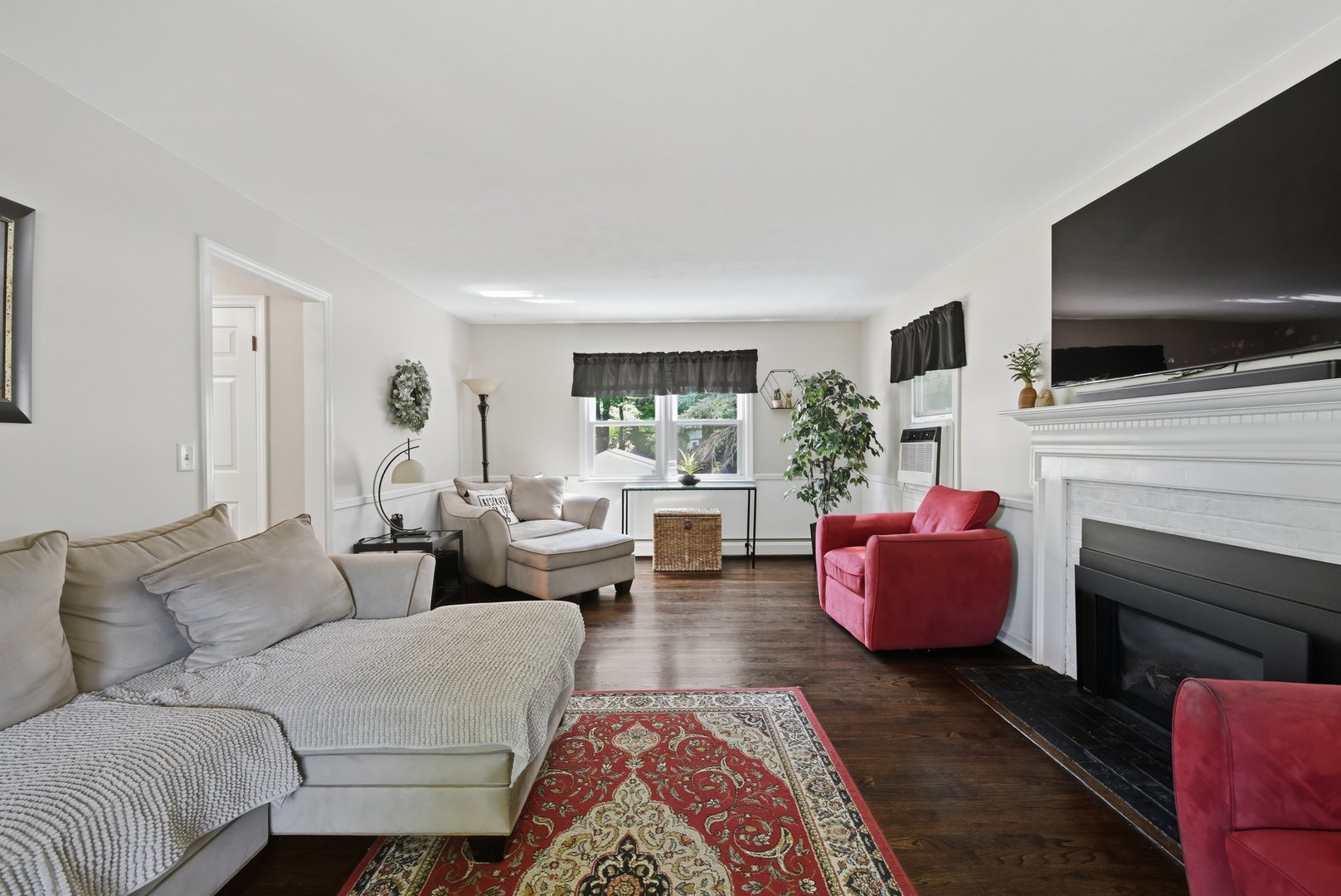 8 Winthrop Road Photo 14
