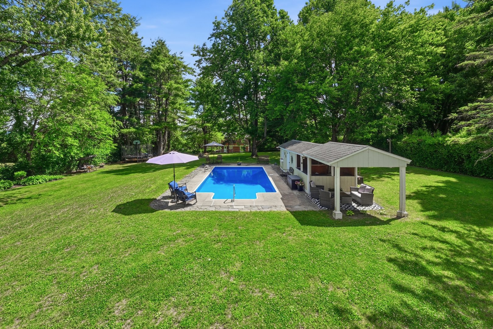 8 Winthrop Road Photo 28