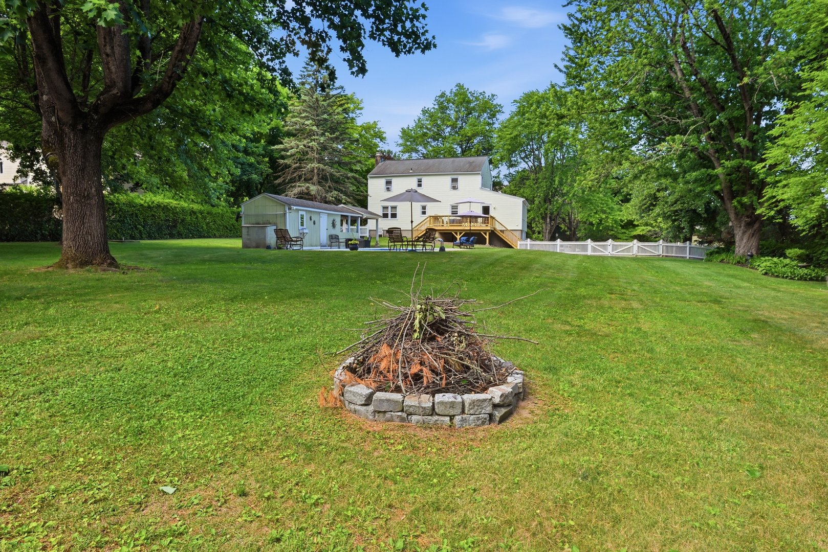 8 Winthrop Road Photo 31