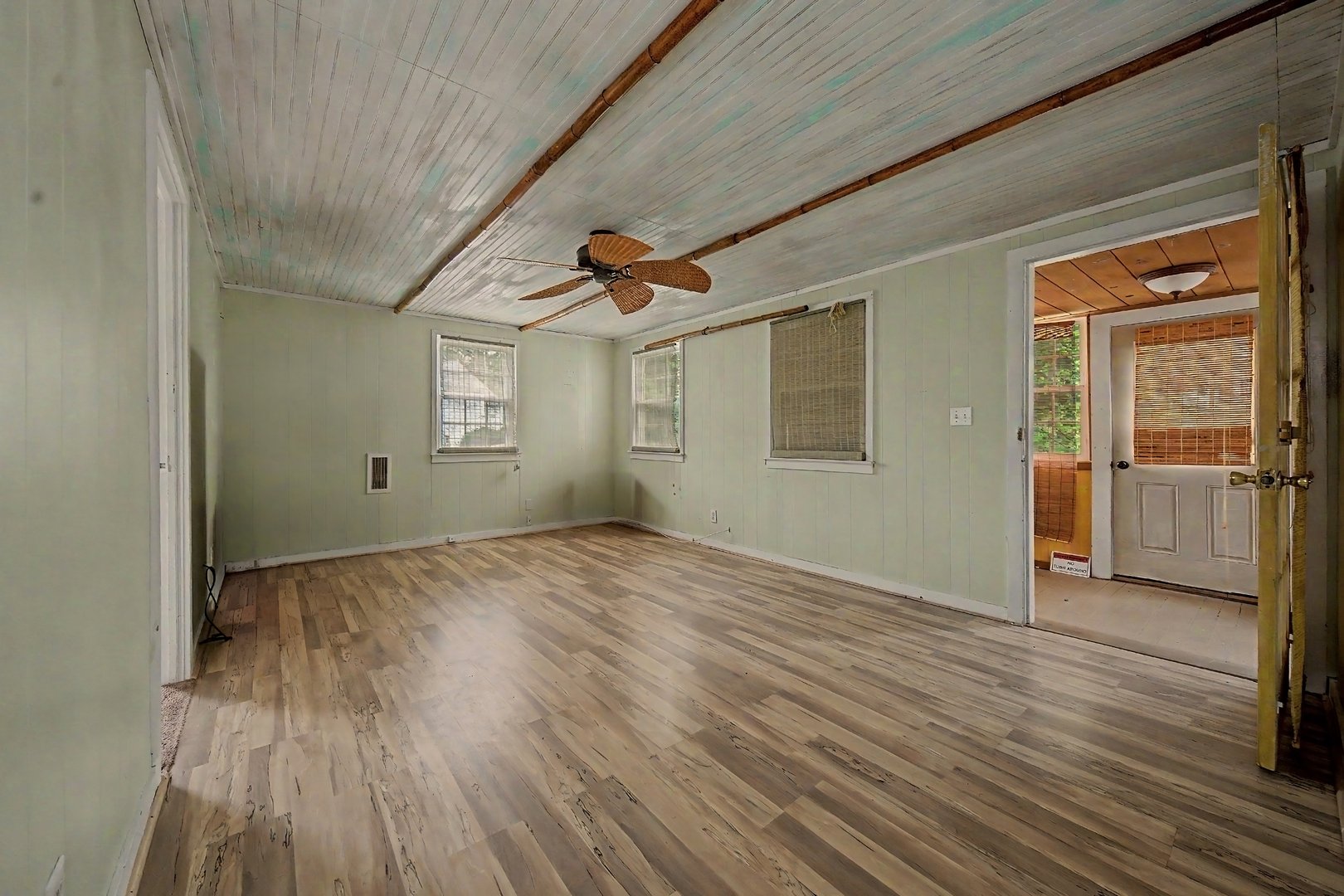 9 2nd Avenue Photo 11