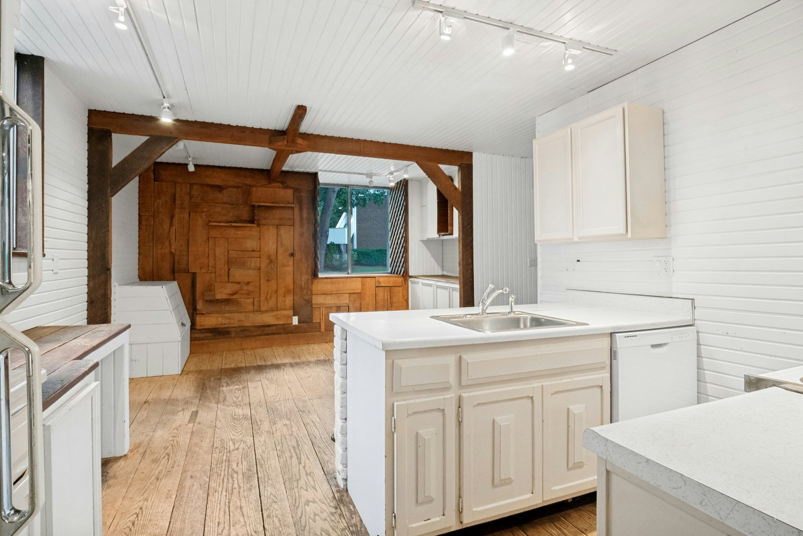 1118 Colony Drive Photo 5