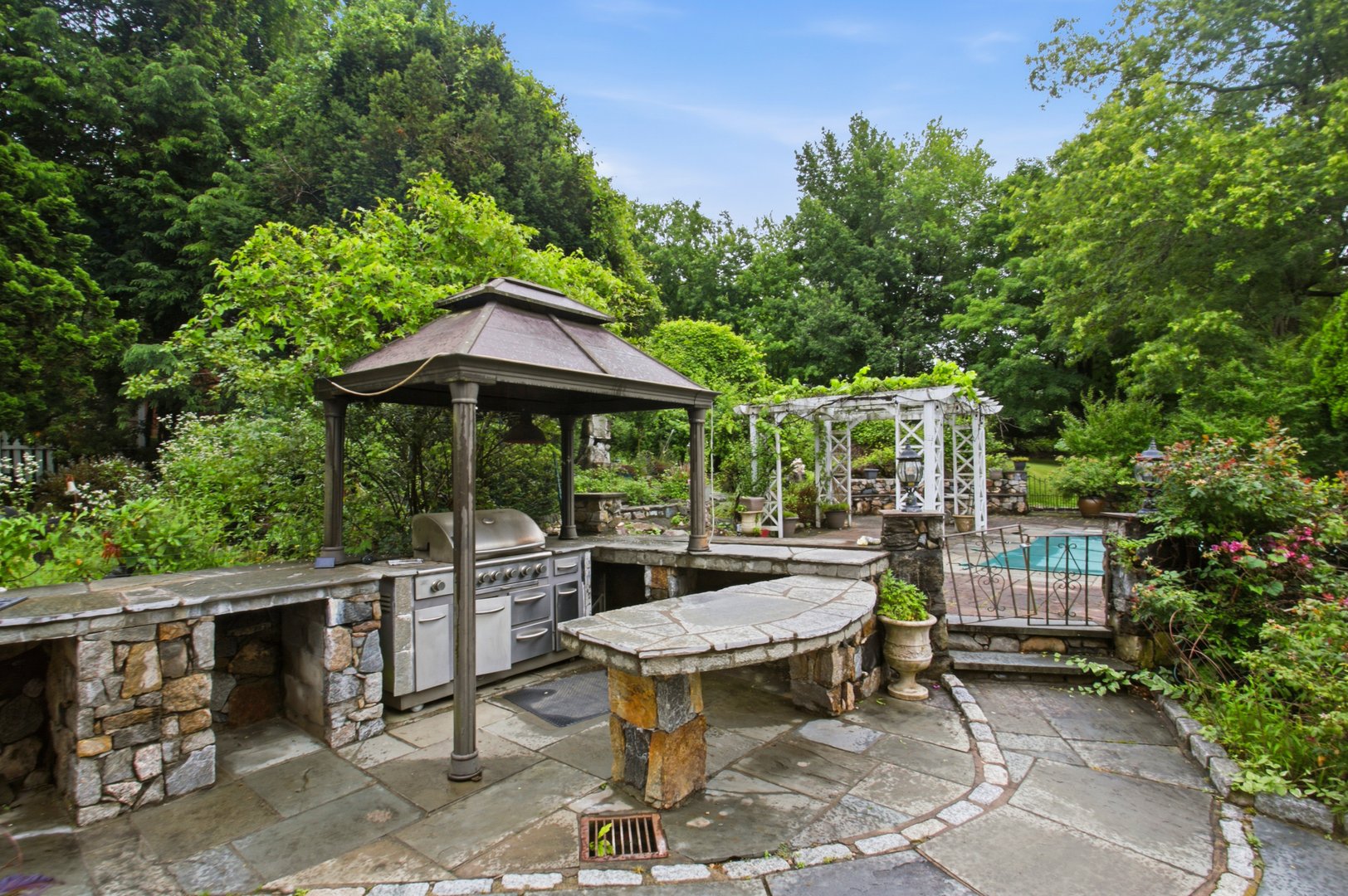 12 Old Mill Lane Photo 6