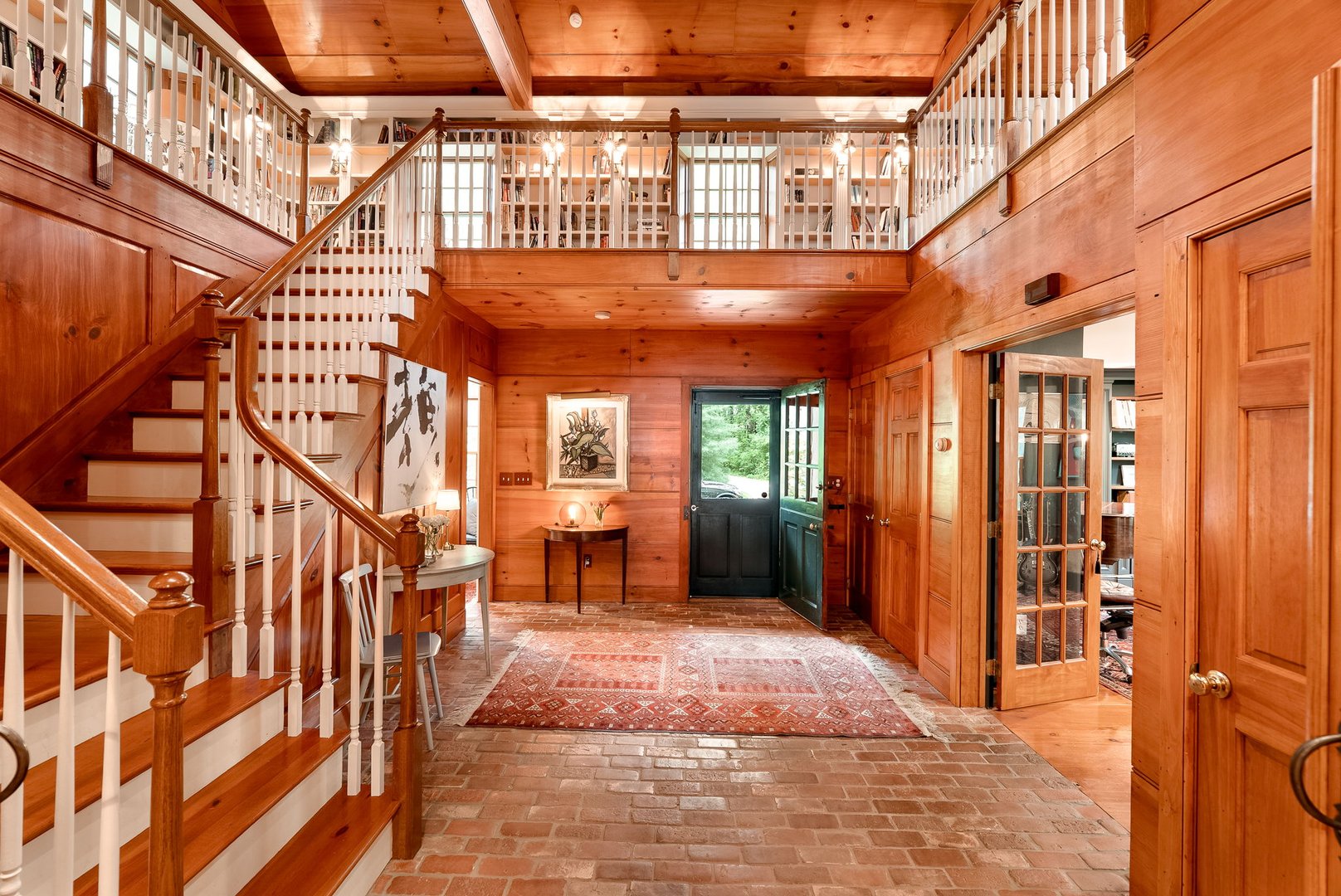 142 Interlaken Road Photo 9