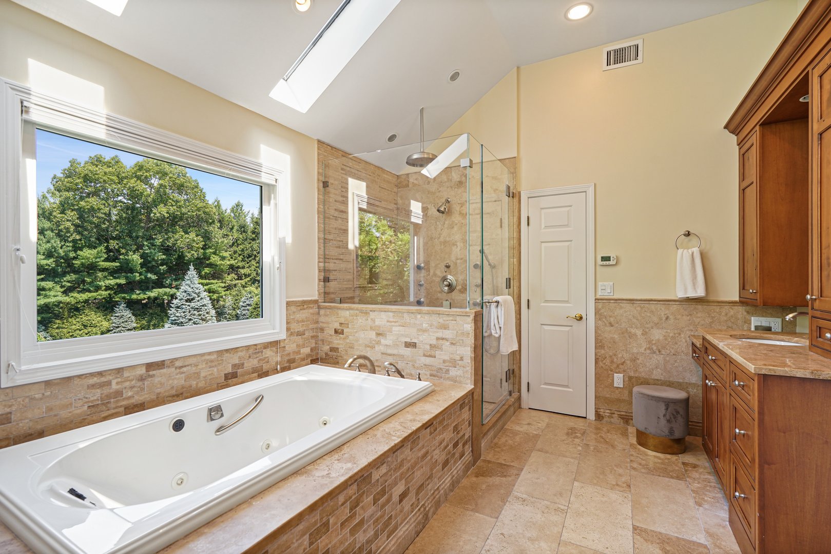 10 Crestview Drive Photo 18