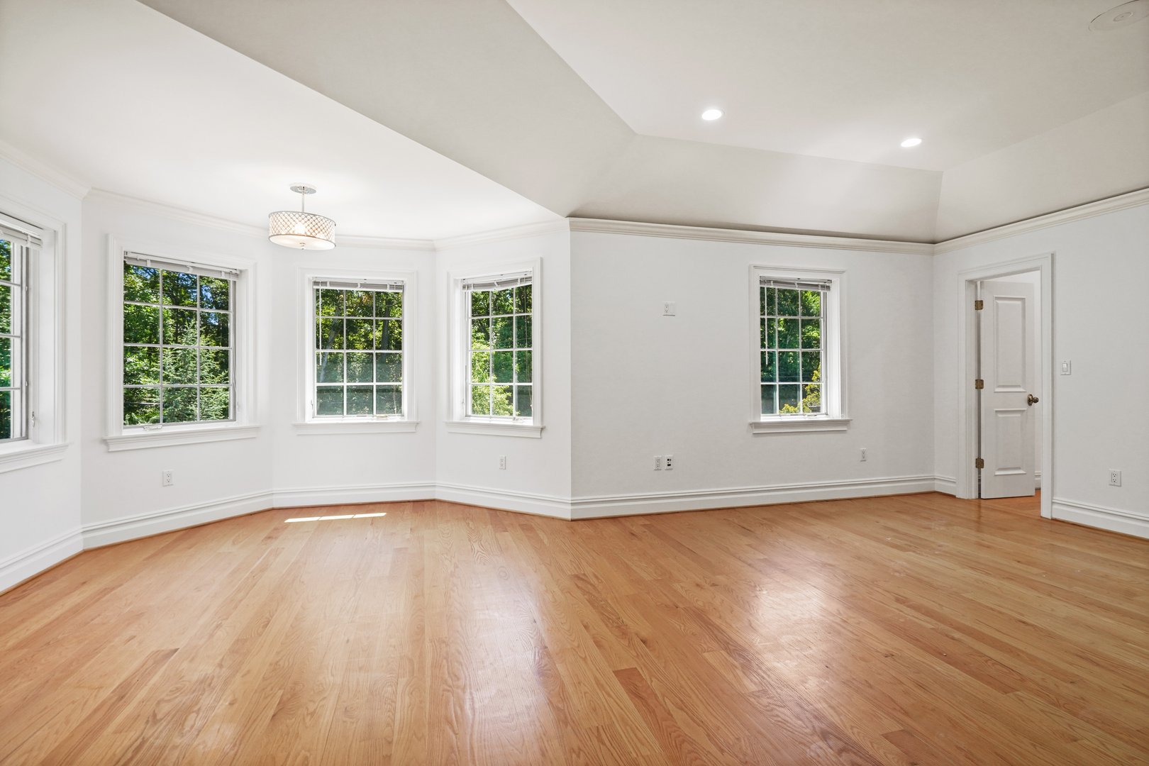 193 Saxon Woods Road Photo 33