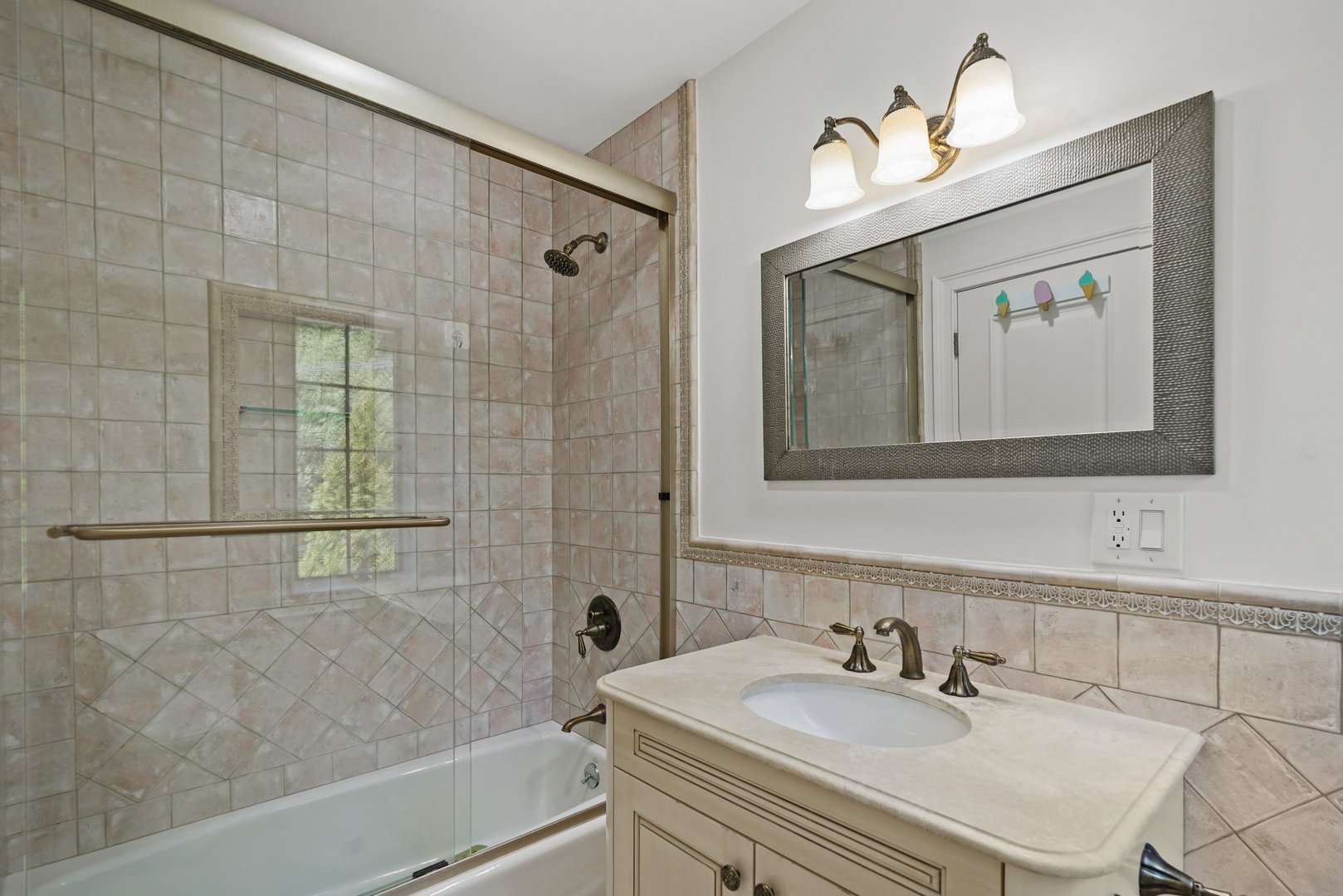 193 Saxon Woods Road Photo 35