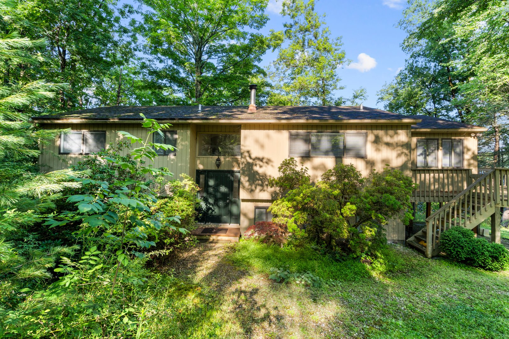208 East Hyerdale Drive Photo 3