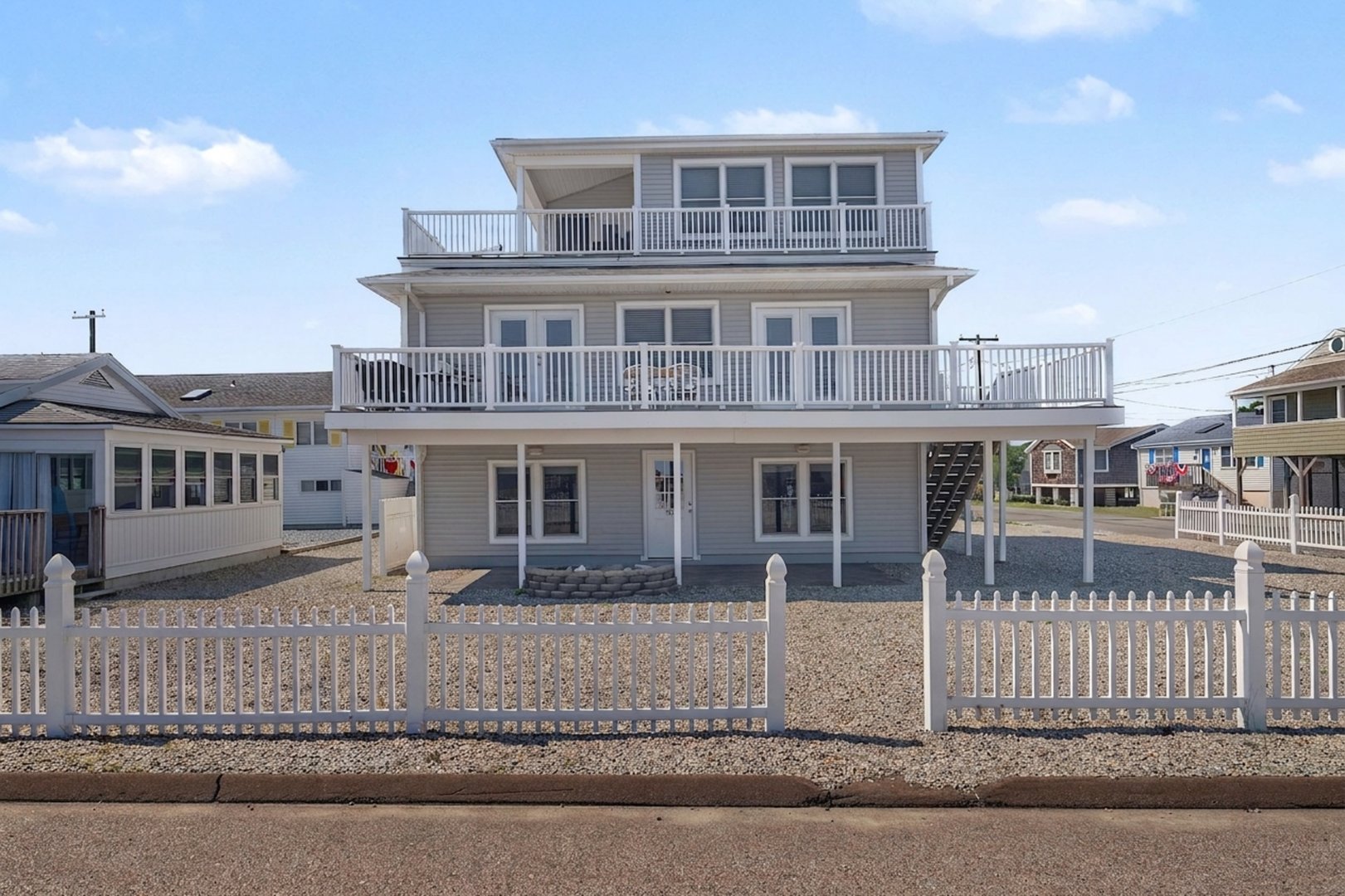 449 Seaside Avenue Photo 4