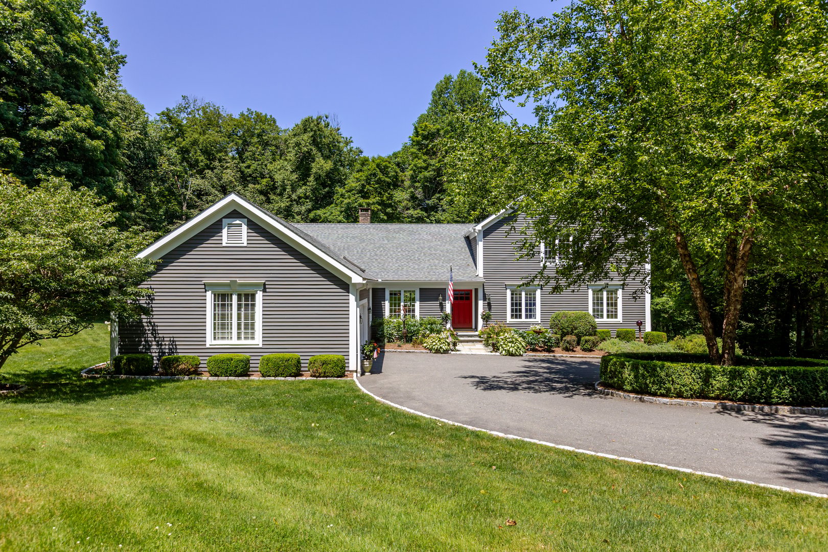 12 Lyndenwood Drive Photo 1