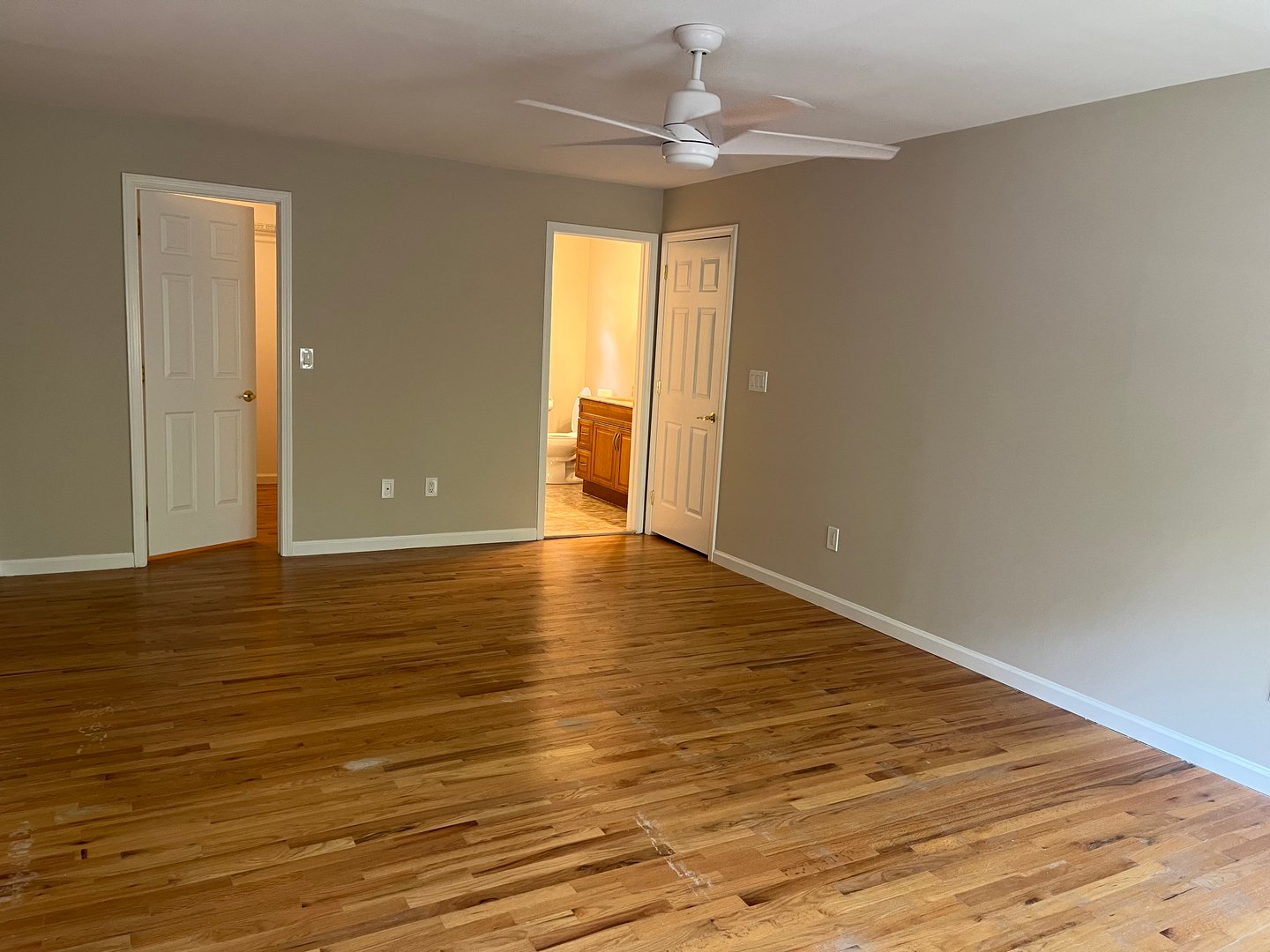 476 Wilson Street Photo 12