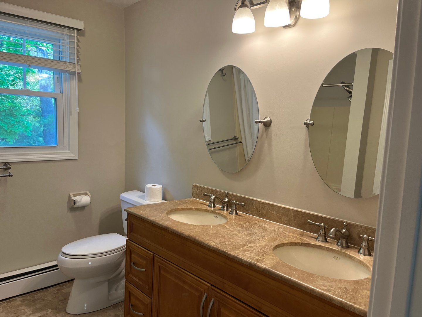476 Wilson Street Photo 14