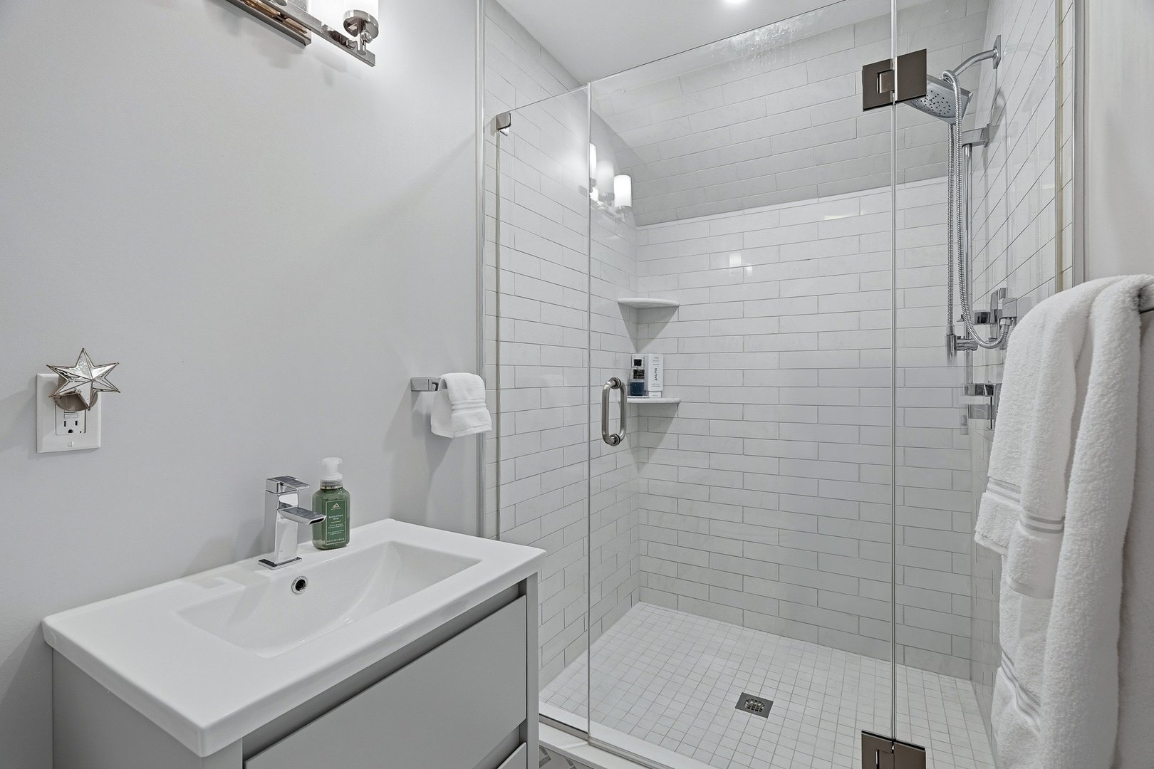 929 Pequot Avenue Photo 38