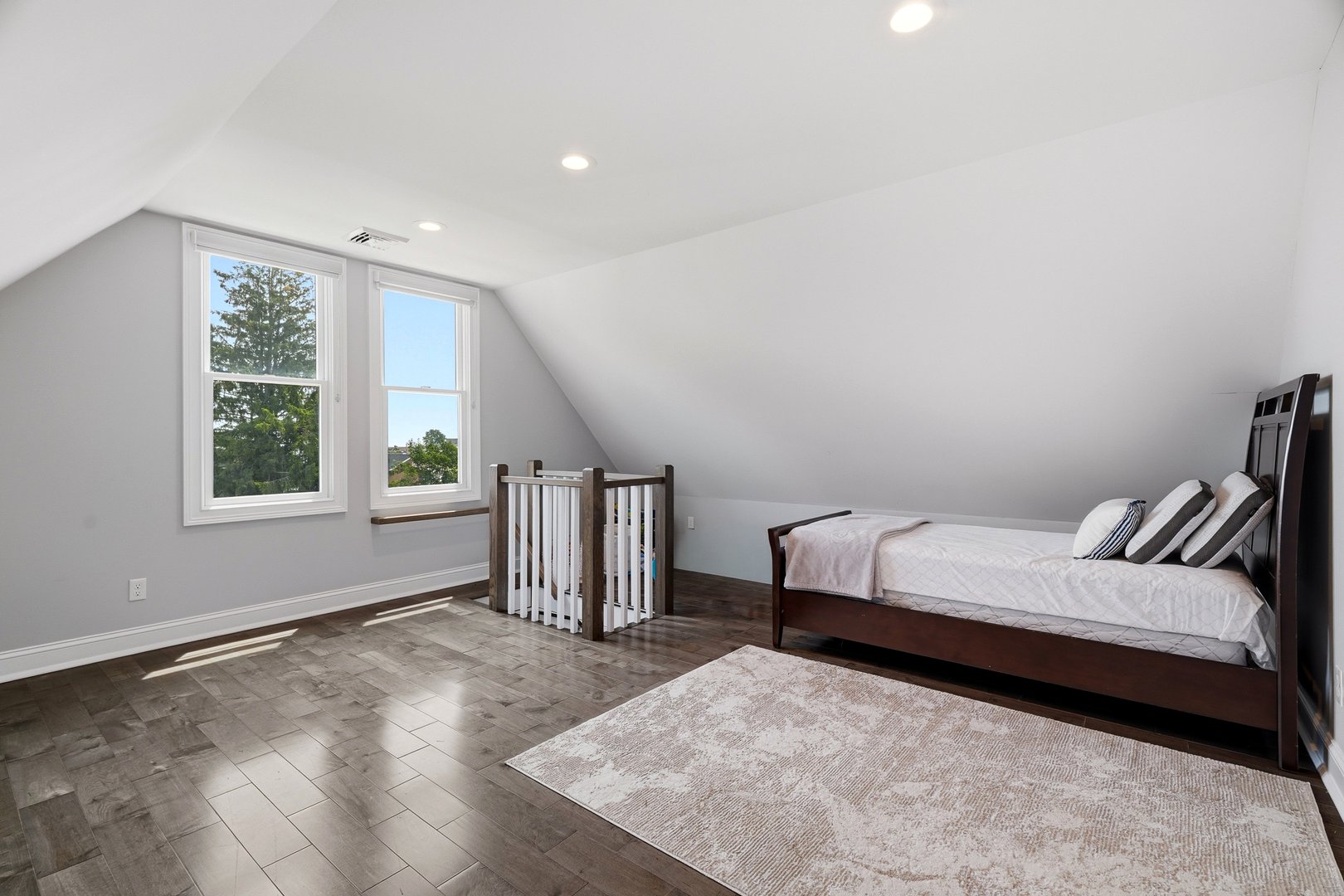 929 Pequot Avenue Photo 39