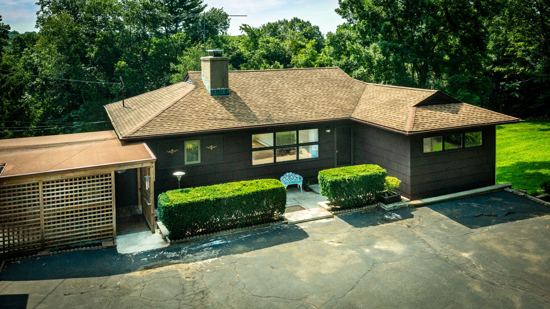 61 Soundview Avenue Photo 1