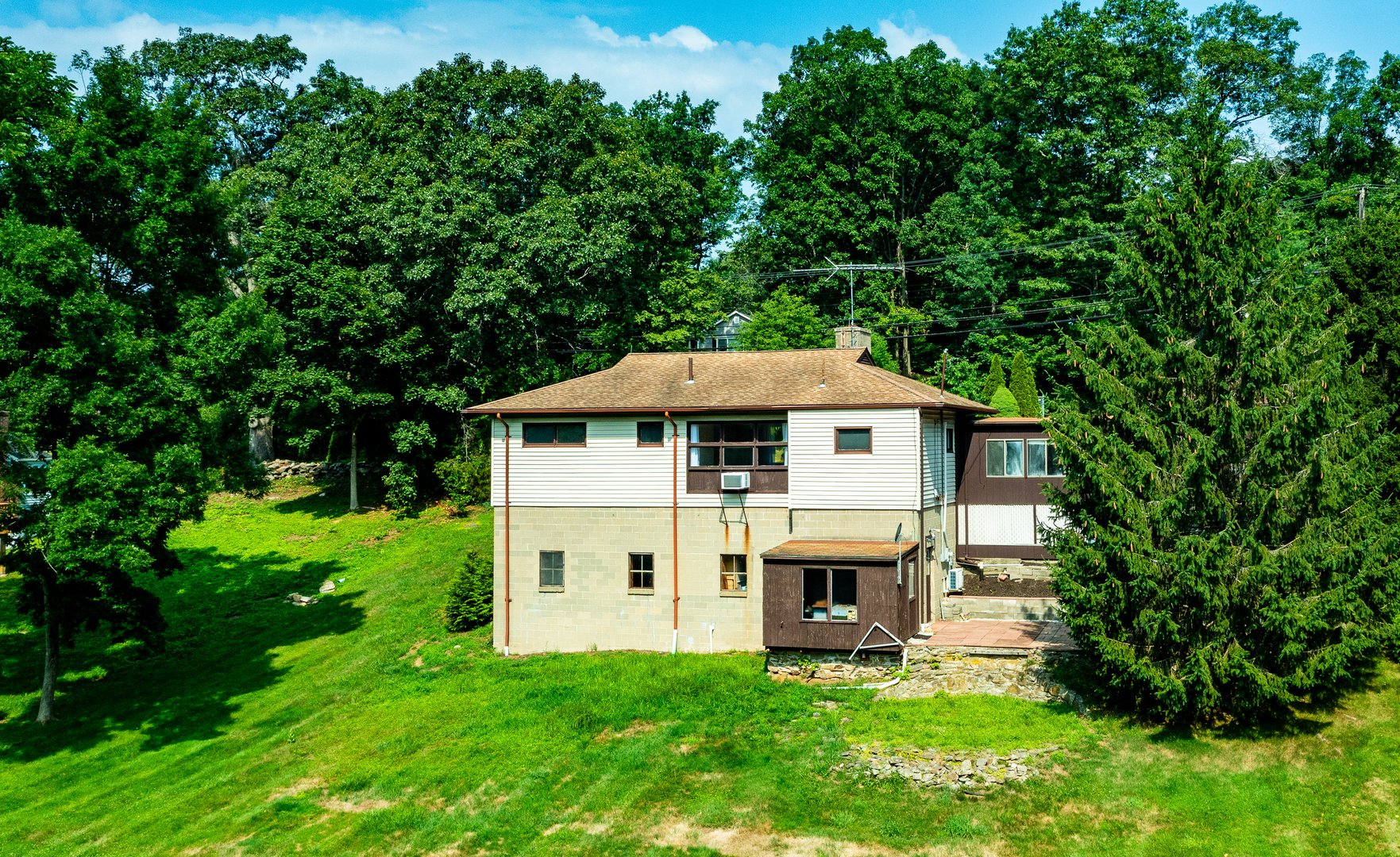 61 Soundview Avenue Photo 4