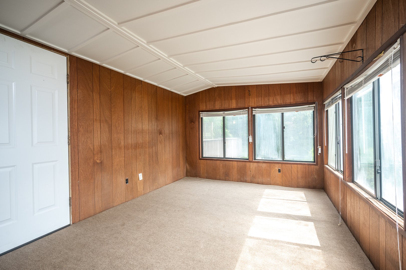 61 Soundview Avenue Photo 9