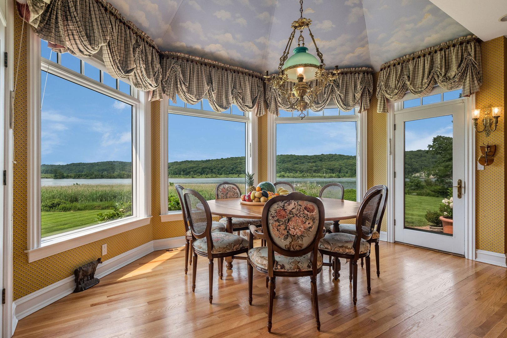 323 River Road Photo 16